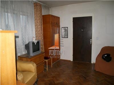 Pache, apartament cochet, 2 camere,centrala, curte mare.