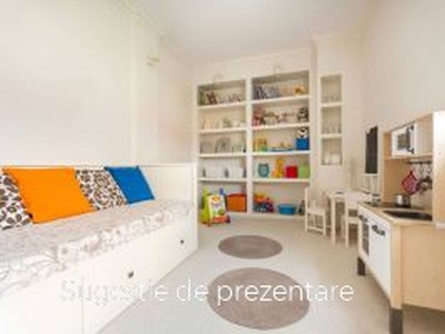Vanzare apartament 4 camere, Piata Romana, Dumbraveni