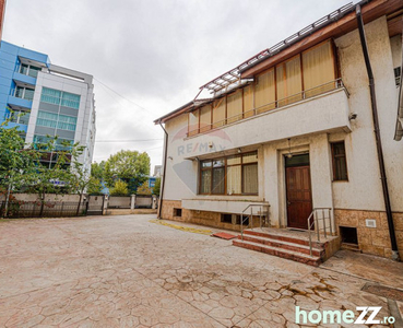 Vila 7 camere de vanzare