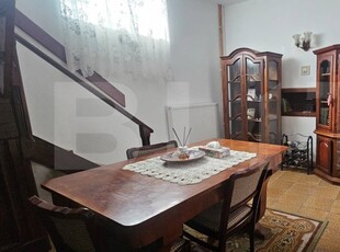 Apartament in casa, zona CENTRALA cu 4 camere, 118,4 mp, Targoviste