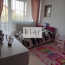 Apartament 2 camere, etaj intermediar si parcare! Zona Eroilor!