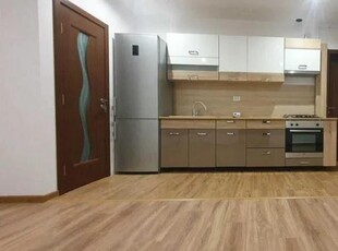 Apartament 2 camere la casa, cu acces gradina