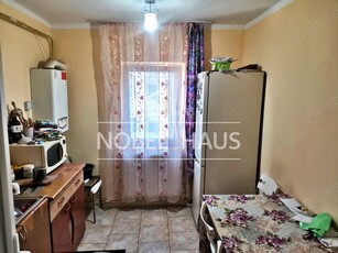 Apartament 2 camere, semidecomandat, etajul 3, Stadion, str Siret