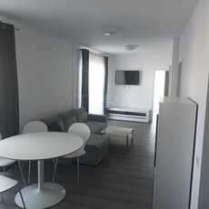 Apartament Modern, 70 mp, cu Balcon Panoramic in Centrul Orasului.