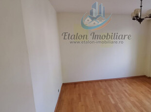 Apartament 3 camere, decomandat, etaj 2, 2 bai, Piața Bistrita