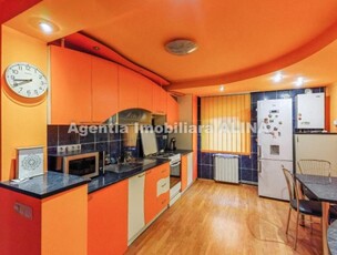 Apartament 3 camere in Deva, zona ultracentrala, Aleea Neptun, parter inalt, 65 mp, mobilat si utilat.