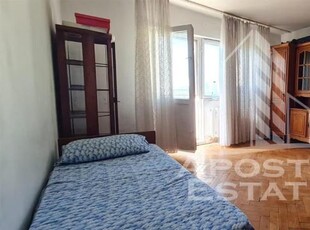 Apartament cu 3 camere, 2 bai, 2 balcoane, centrala proprie,langa Vox