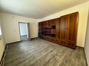 Apartament de vanzare pe strada Decebal, Semicentral