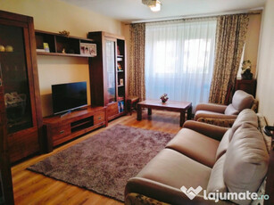 Inchiriez apartament 3 camere, loc de parcare, zona Iulius Mall