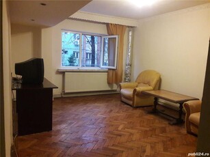 Proprietar Vând apartament 3 camere,Parter,Insulă-Medicină,Sara,Parc