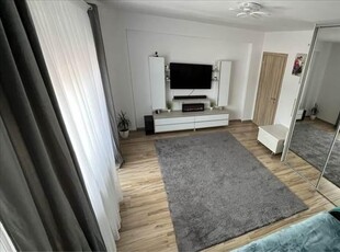 Vanzare apartament 2 camere decomandat bloc nou Tractorul, Brasov