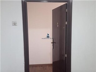 Vanzare Apartament 4 Camere Semidecomandat Piata SuduluiTulnici