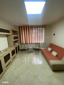 Apartament cu 3 camere semidecomandate, Centru