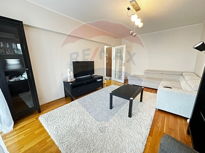 Apartament 3 camere inchiriere in bloc de apartamente Bucuresti, P-Ta Victoriei