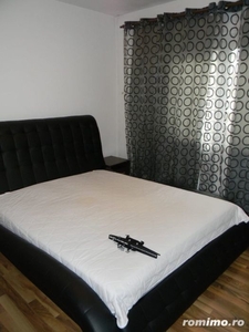 apartament o camera decomandat Steaua