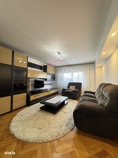 Apartament cu 3 camere de vânzare în zona Vitrometan