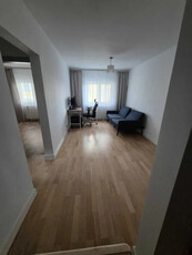 Apartament cu 3 camere decomandate Zona Obcini