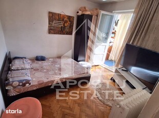 Apartament cu 3 camere, semidecomandat, centrala proprie, zona Iosefin