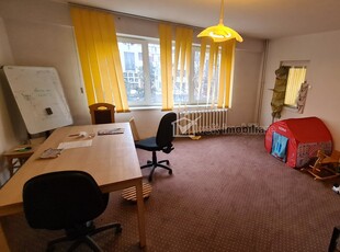 Apartament de 3 camere, confort sporit, finisaje clasice, Bulevardul Titulescu!