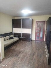 Apartament de inchiriat cu 3 camere, zona Centru