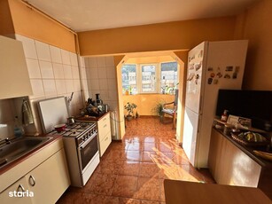 Vand apartament 3 camere Hercesa Vivenda - Basarabia