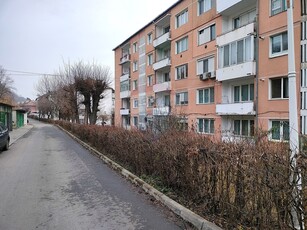 Apartament 2 camere vanzare in bloc de apartamente Sibiu, Medias, Est