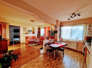 Apartament 3 camere cu balcon și parcare, Subcetate !