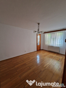 COLOSSEUM: Apartament 3 camere decomandat - zona Grivitei