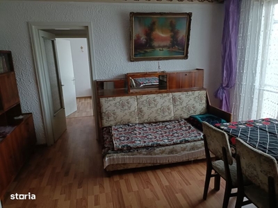 Închiriez apartament