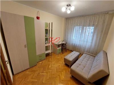 Vanzare apartament 3 camere Teiul Doamnei, mobilat si utilat