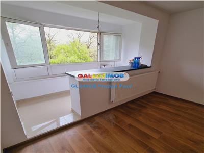 Vanzare Apartament 3 camere, zona Drumul Taberei, Favorit