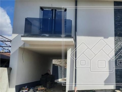 Vila cu 3 apartamente de vanzare in Sibiu - finisaje de lux