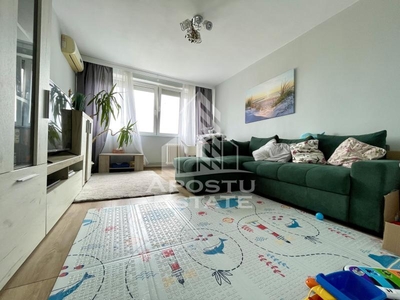 Apartament 3 camere, centrala proprie, bloc cu lift, zona Dambovita