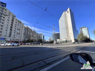 Apartament 4 camere de vanzare in Piata Victoriei