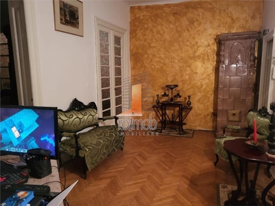 Apartament 4 camere in vila, intrare separata, etajul 1/S+P+1+Pod, Titulescu de vanzare Titulescu, Bucuresti