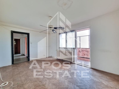 Apartament 4 camere,2 bai si boxa, zona Dacia