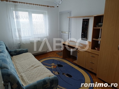 Apartament 60 mpu 3 camere 2 balcoane etajul 4 Sibiu zona Strand