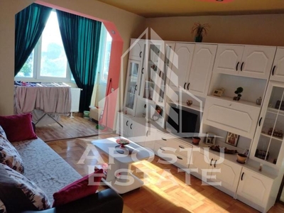 Apartament cu 2 camere decomandat in zona UTA