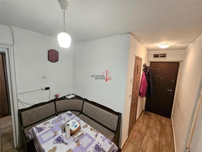 Apartament decomandat, parter inalt cu balcon, bloc reabilitat zona Tei de vanzare