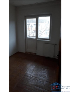 Burdujeni: Apartament 4 camere, Etaj Intermediar (4C728)