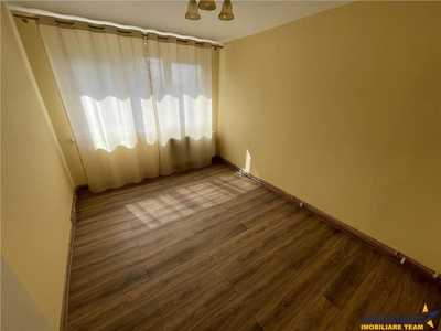 Apartament cu 2 camere, decomandat,zona universitara, Targu Mures