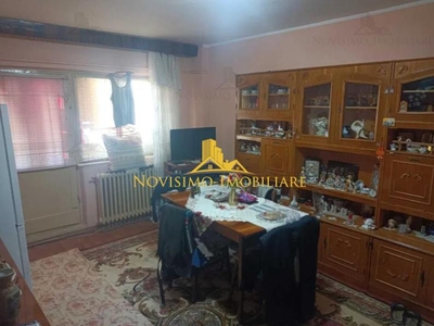 NOVISIMO-IMOBILIARE: APARTAMENT CU DOUA CAM. IN ZONA CANTACUZINO de vanzare