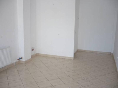 Spatiu comercial de inchiriat, zona Vest, 30 mp