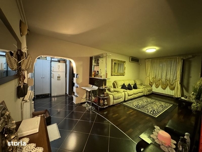 Vand apartament 3 camere