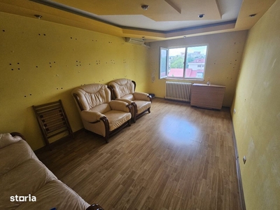 Apartament 2 camere, Tractorul