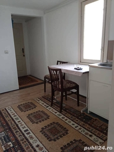 de inchiriat apartament modest