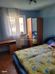 De vanzare Apartament 3 ,etaj3/4,decomandat,balcon,Bahluiului