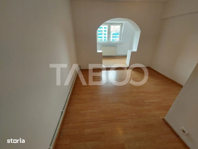 Apartament 2 camere recent renovat si mobilat.