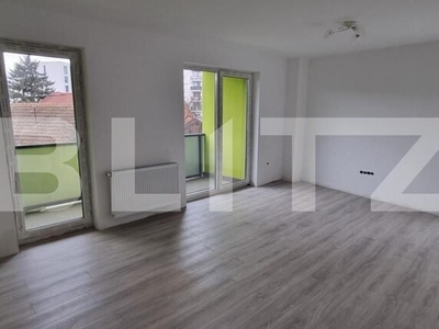 Apartament 3 camere, 2 bai, 75 mp, zona Dambul Rotund