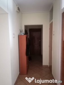 Apartament 3 camere, decomandat ,4/7, anvelopat, situat i